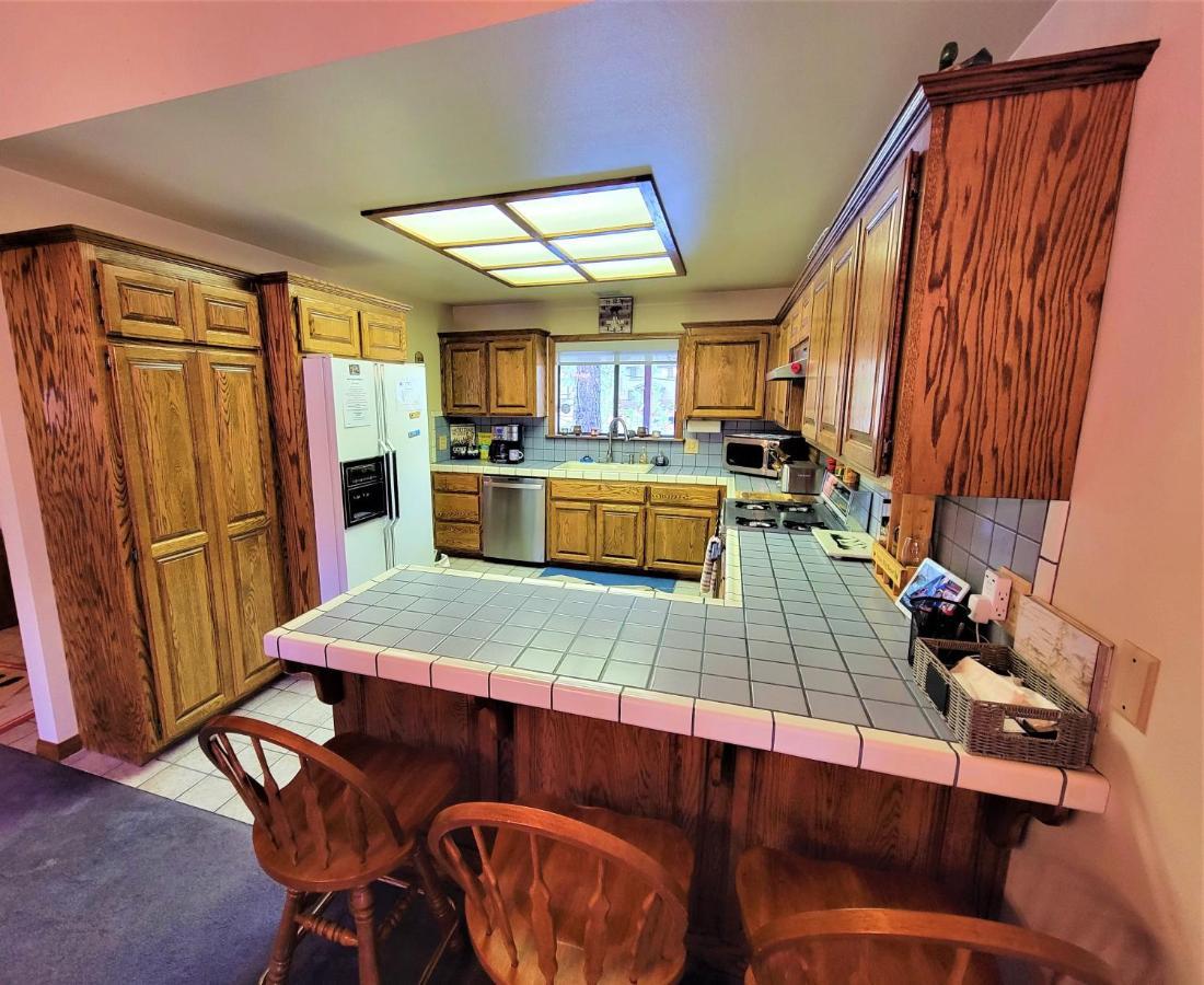 Four Seasons Getaway-Private Hot Spa With Pine Tree Views-Walk To Village And Pineknot Trailhead-Plus King Bed! Big Bear Lake Esterno foto