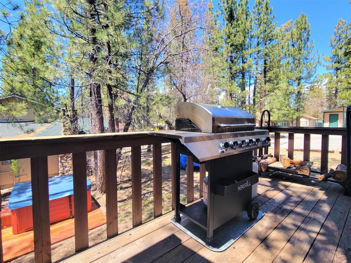 Four Seasons Getaway-Private Hot Spa With Pine Tree Views-Walk To Village And Pineknot Trailhead-Plus King Bed! Big Bear Lake Esterno foto