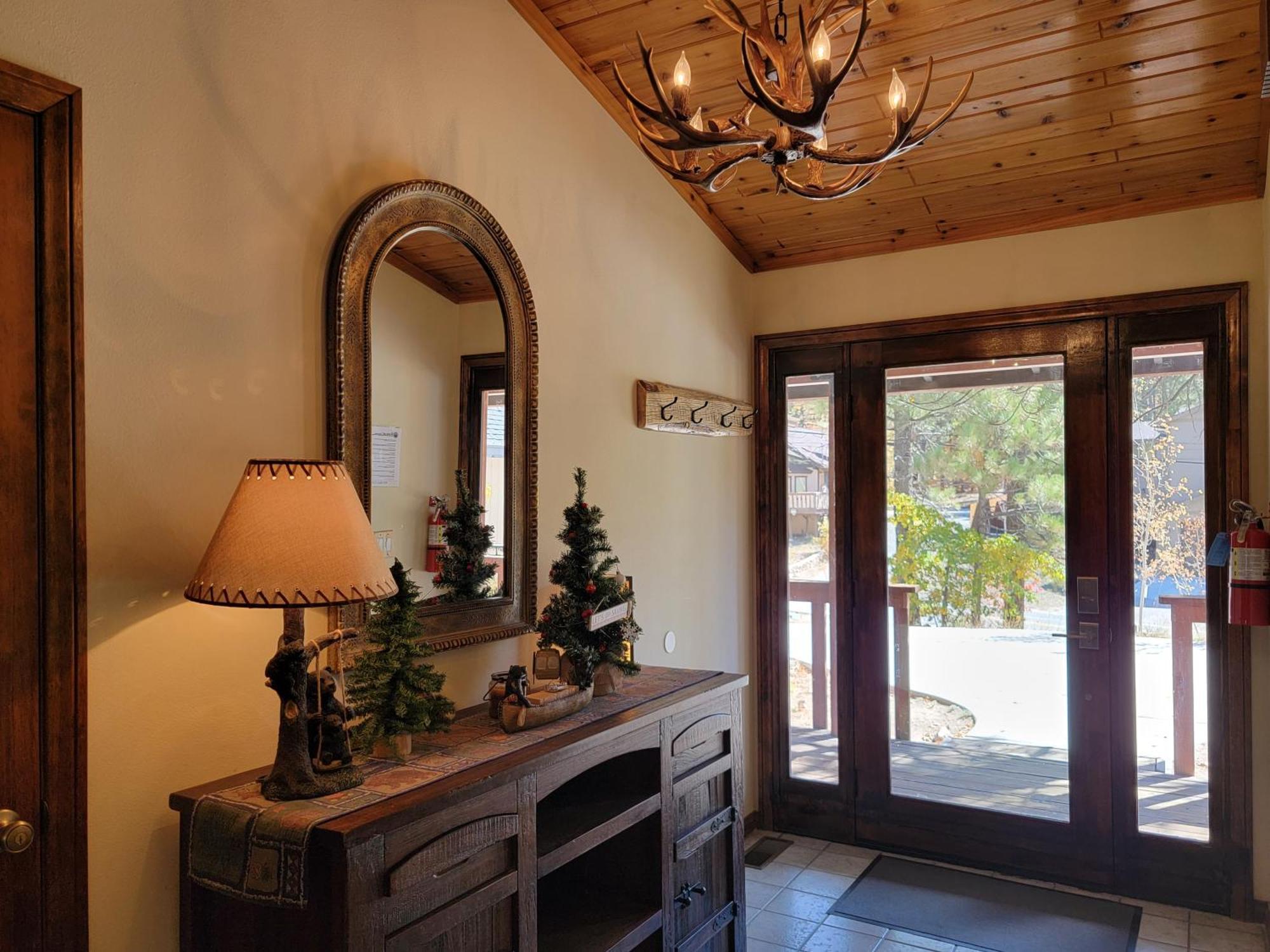 Four Seasons Getaway-Private Hot Spa With Pine Tree Views-Walk To Village And Pineknot Trailhead-Plus King Bed! Big Bear Lake Esterno foto