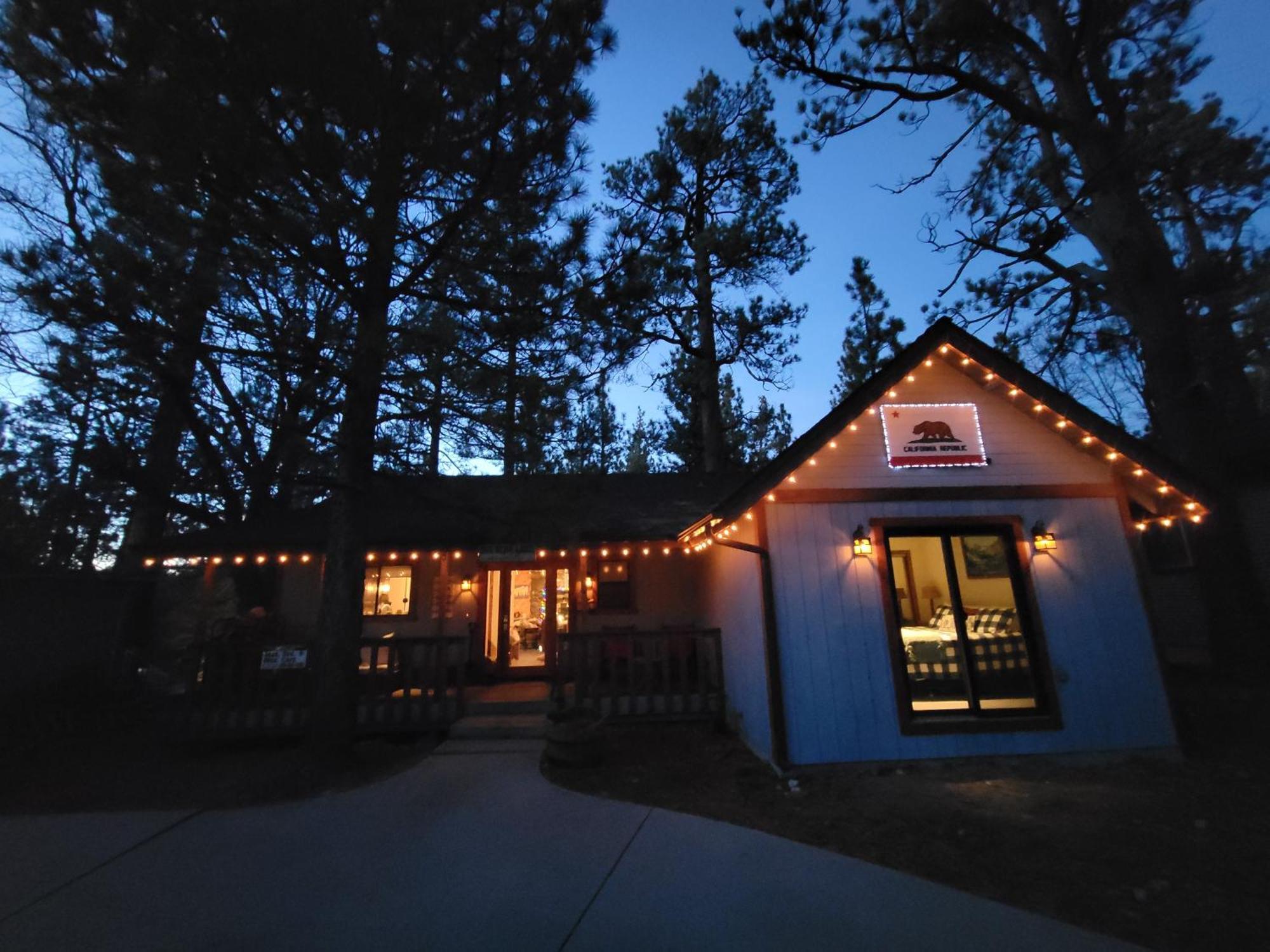 Four Seasons Getaway-Private Hot Spa With Pine Tree Views-Walk To Village And Pineknot Trailhead-Plus King Bed! Big Bear Lake Esterno foto