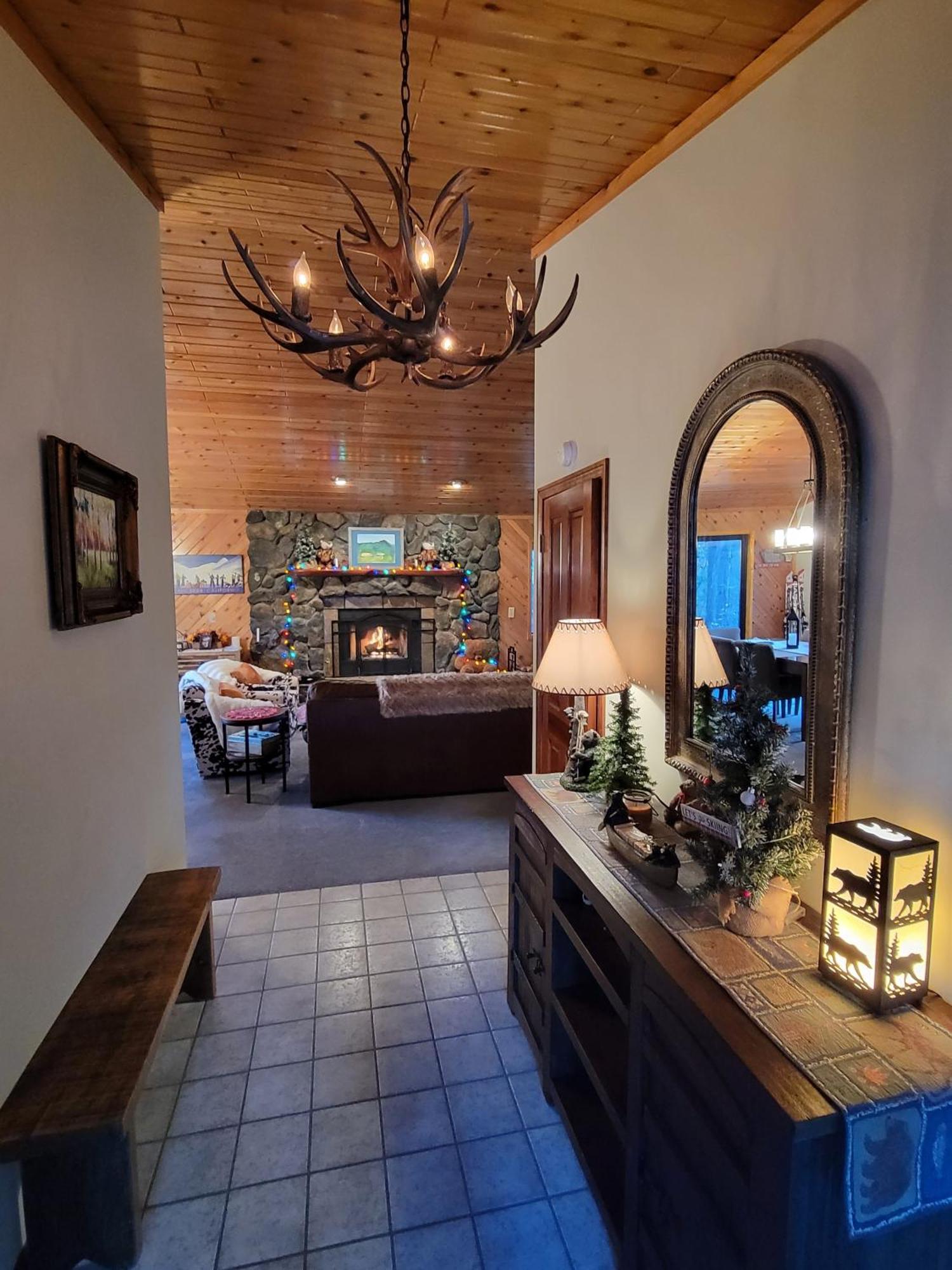 Four Seasons Getaway-Private Hot Spa With Pine Tree Views-Walk To Village And Pineknot Trailhead-Plus King Bed! Big Bear Lake Esterno foto